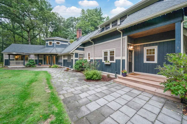 $784,000 | 1 Alcima Drive, Simsbury, CT 06070