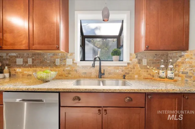 $675,000 | 1216 South Owyhee Street, Boise, ID 83705