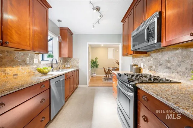 $675,000 | 1216 South Owyhee Street, Boise, ID 83705