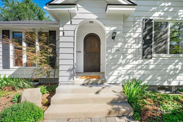 $675,000 | 1216 South Owyhee Street, Boise, ID 83705