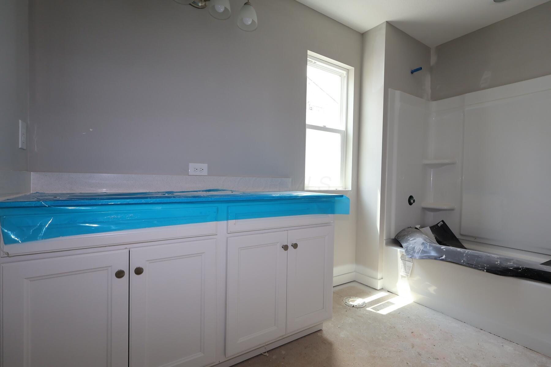 5455 Valleydale Road Powell, OH 43065 - Photo 10 of 15 Bathroom
