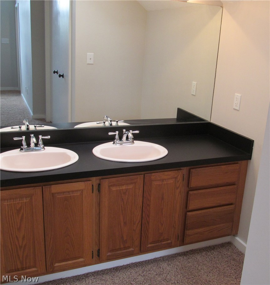 606 Caine Road Akron, OH 44312 - Photo 13 of 33 Master Bath