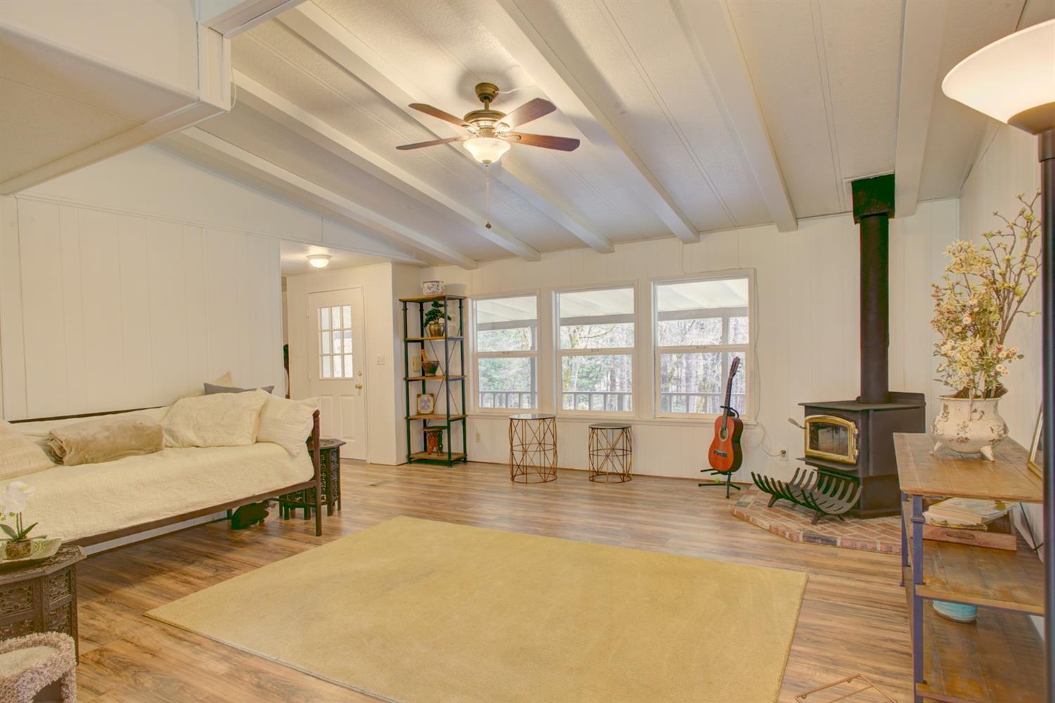 2751 Russell Road Grants Pass, OR 97526 - Photo 5 of 35 Additional Photo