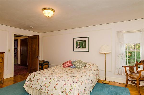 304 Russett Road Brookline, MA 02467 - Photo 17 of 20