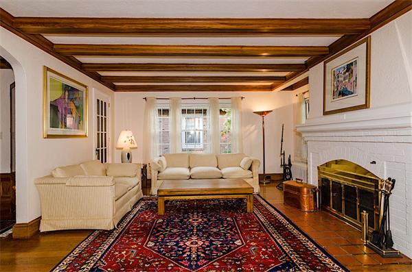 304 Russett Road Brookline, MA 02467 - Photo 5 of 20