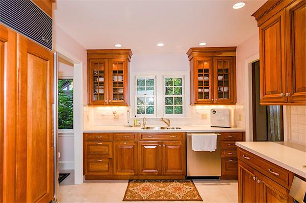 304 Russett Road Brookline, MA 02467 - Photo 9 of 20