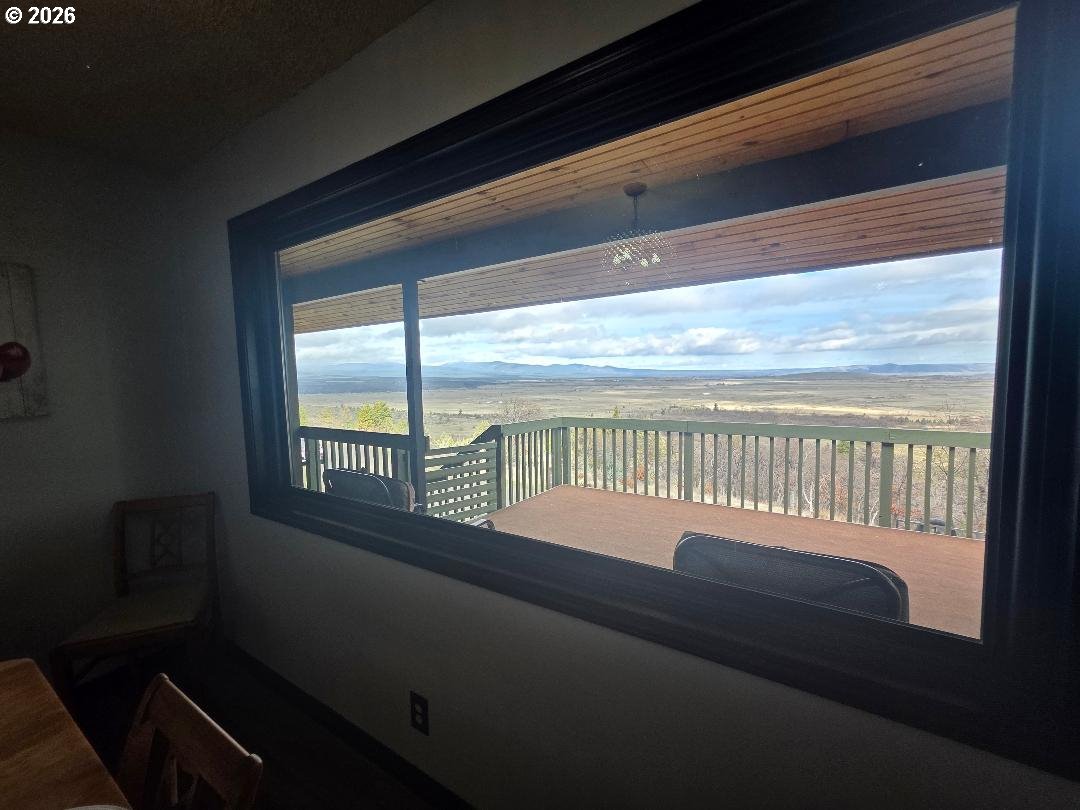 78902 Walters Road Maupin, OR 97037 - Photo 14 of 47 a balcony with a sitting space
