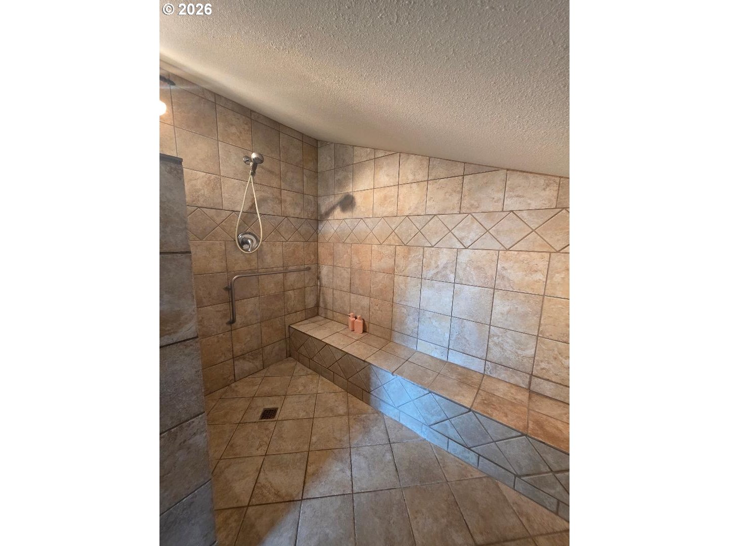 78902 Walters Road Maupin, OR 97037 - Photo 27 of 47 a bathroom with a shower