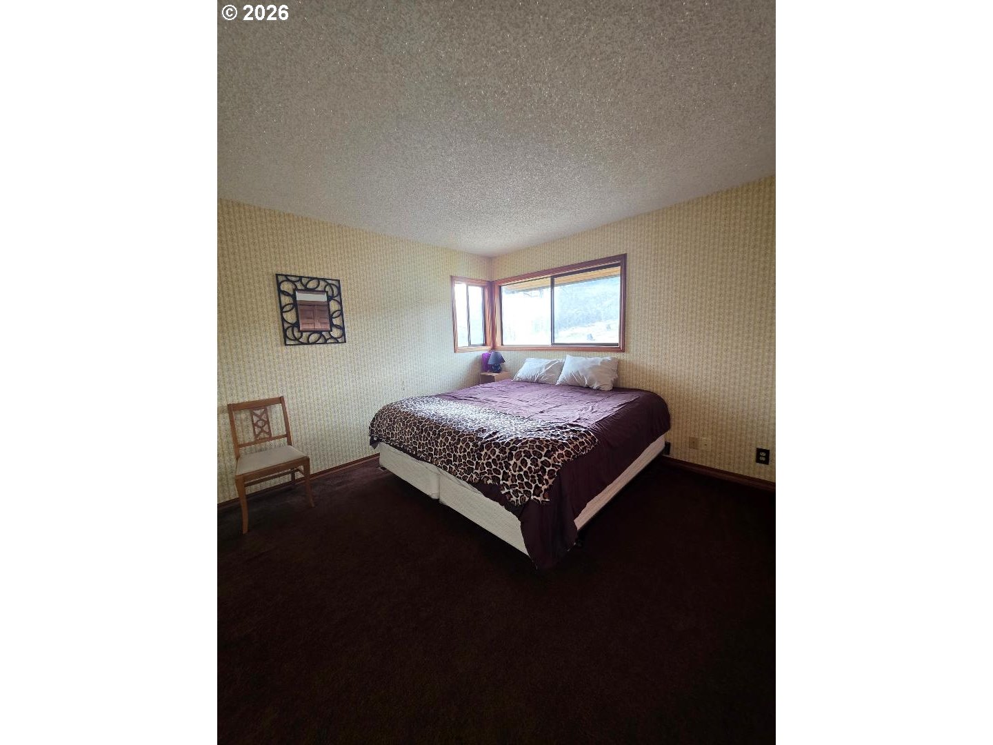 78902 Walters Road Maupin, OR 97037 - Photo 30 of 47 a bedroom with a bed and a window