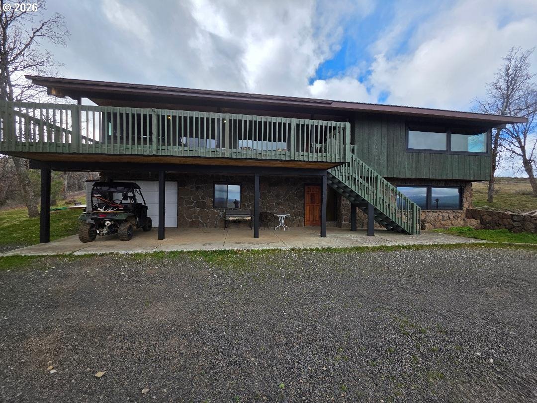 78902 Walters Road Maupin, OR 97037 - Photo 3 of 47 a view of a car park in front of house