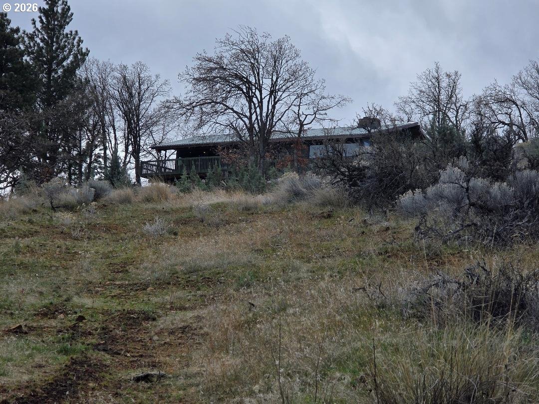 78902 Walters Road Maupin, OR 97037 - Photo 5 of 47 a view of a dry yard