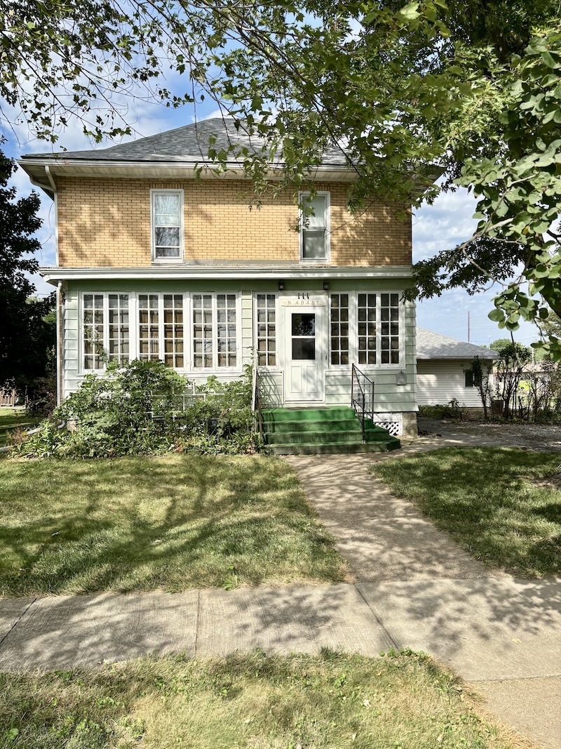 111 North Adams Street Carthage, IL 62321 - Photo 1 of 43 Gallery Image 1