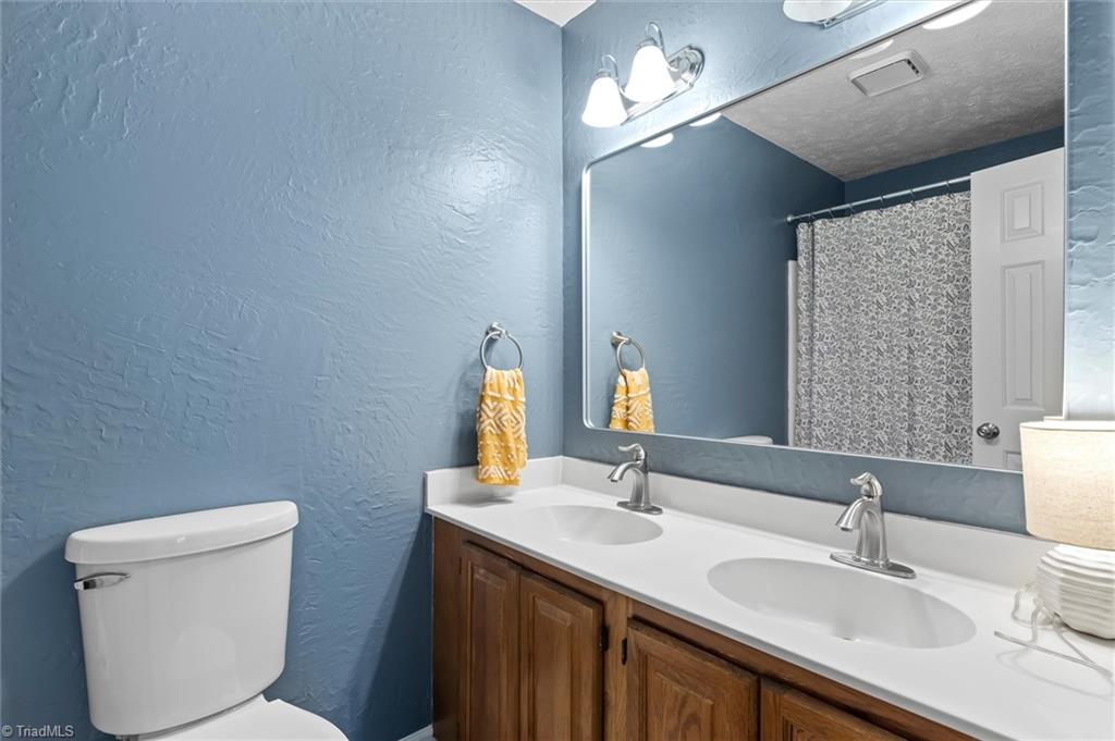 230 Country Club Road Mount Airy, NC 27030 - Photo 16 of 23
