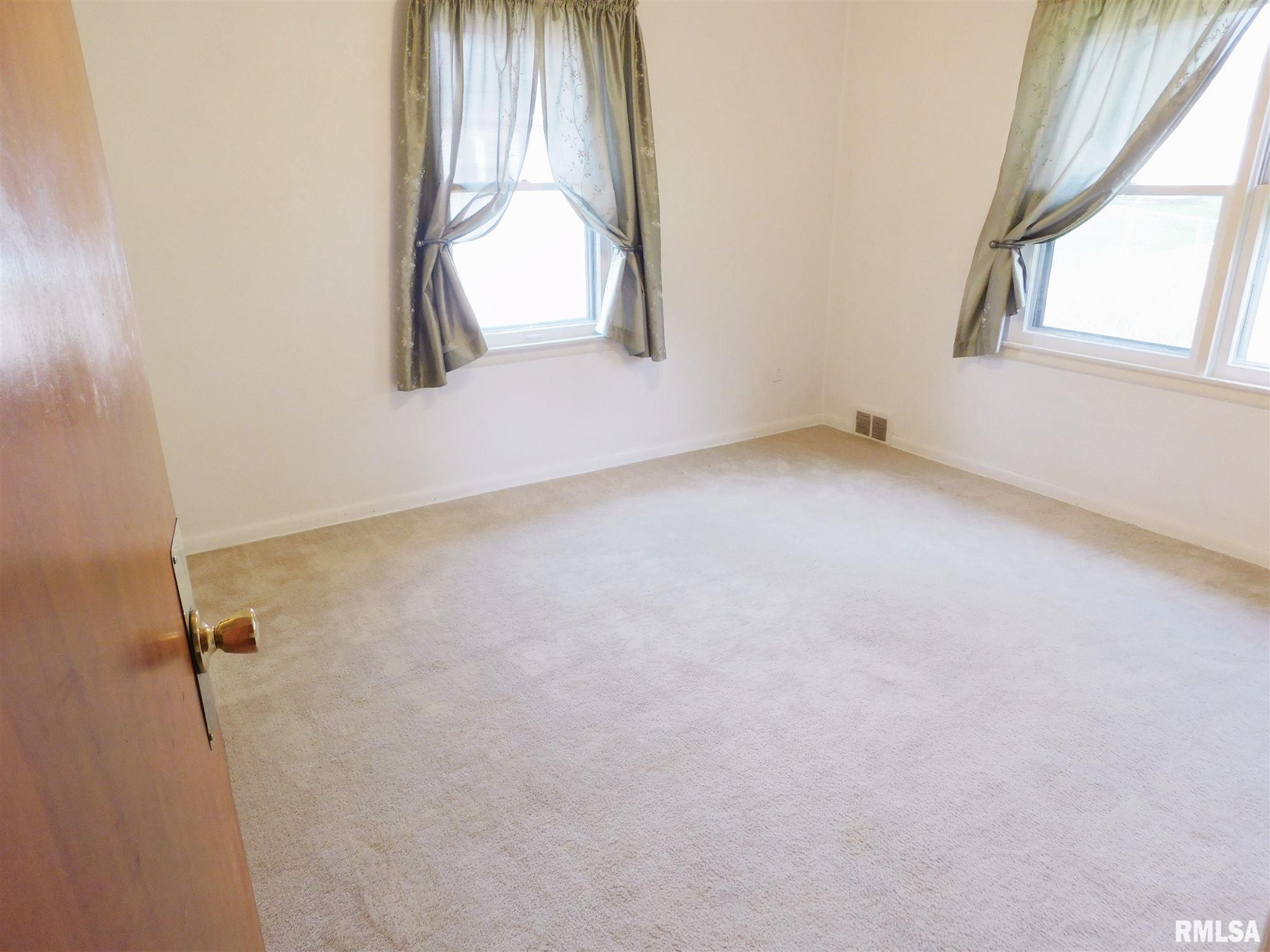 4803 West Pfeiffer Road Bartonville, IL 61607 - Photo 12 of 29 Gallery Image 12