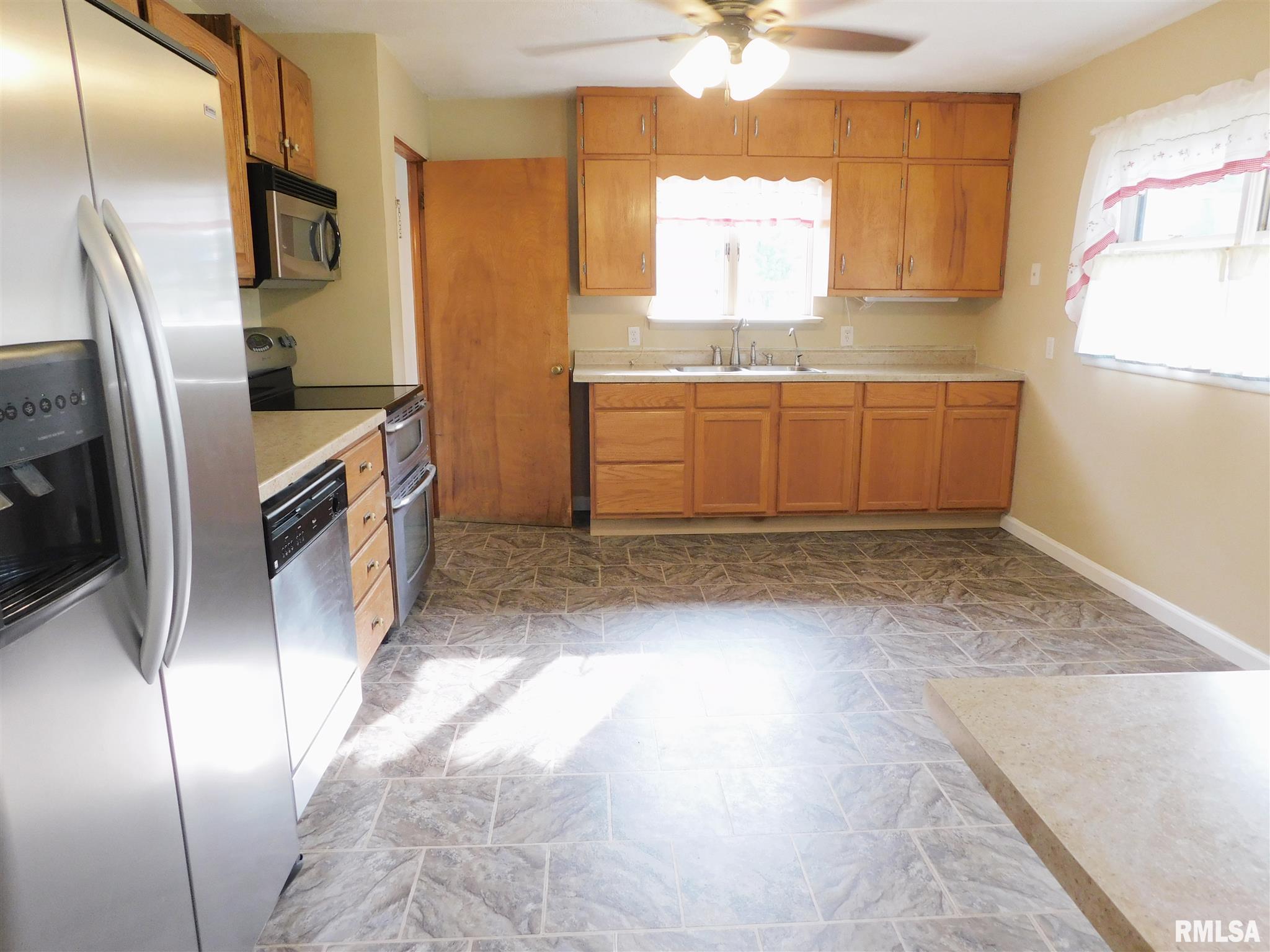 4803 West Pfeiffer Road Bartonville, IL 61607 - Photo 6 of 29 Gallery Image 6