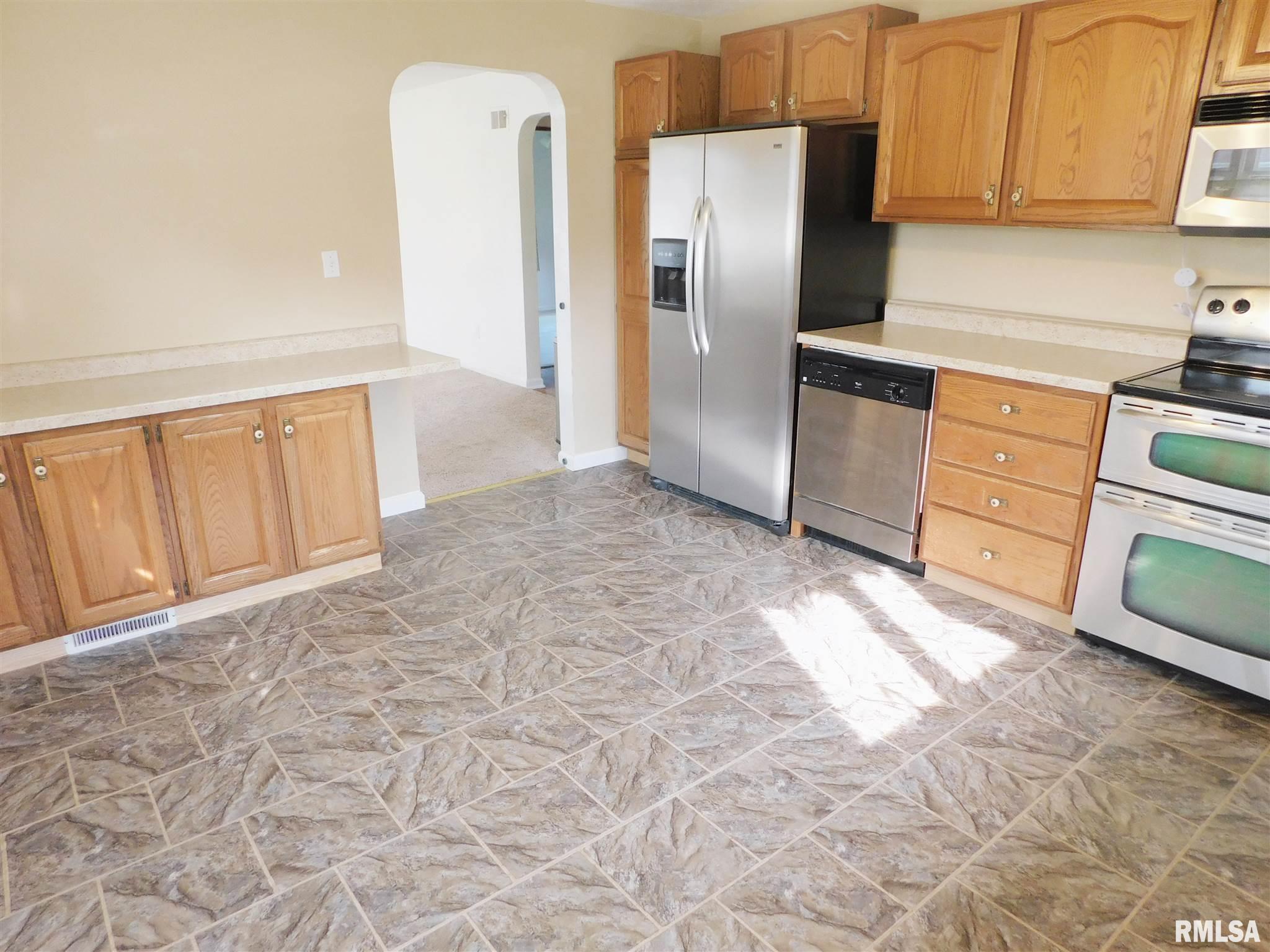 4803 West Pfeiffer Road Bartonville, IL 61607 - Photo 8 of 29 Gallery Image 8