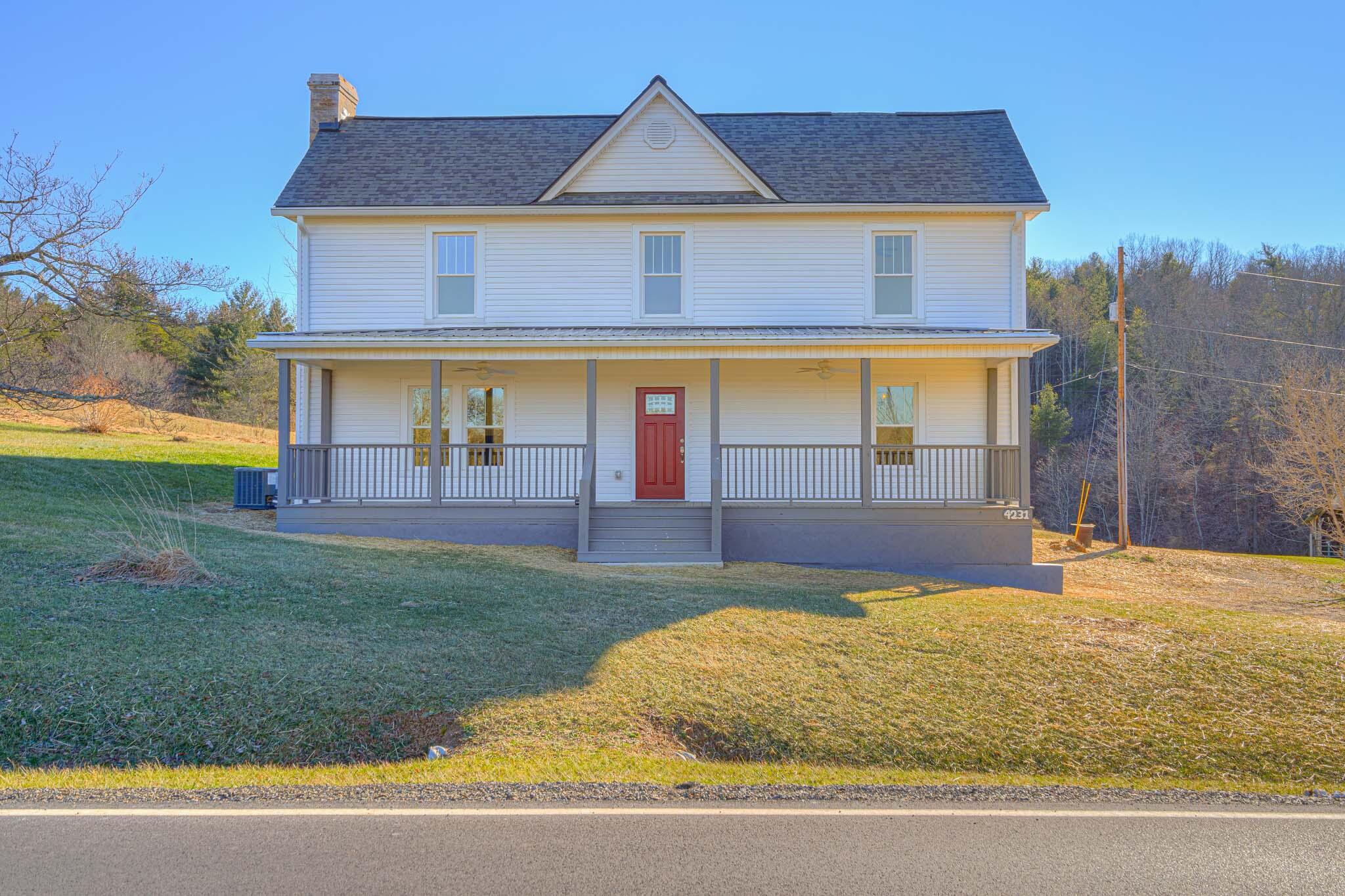 4231 Robinson Tract Road Pulaski, VA 24301 - Photo 4 of 59 4231_RobinsonTractRd_Web-1