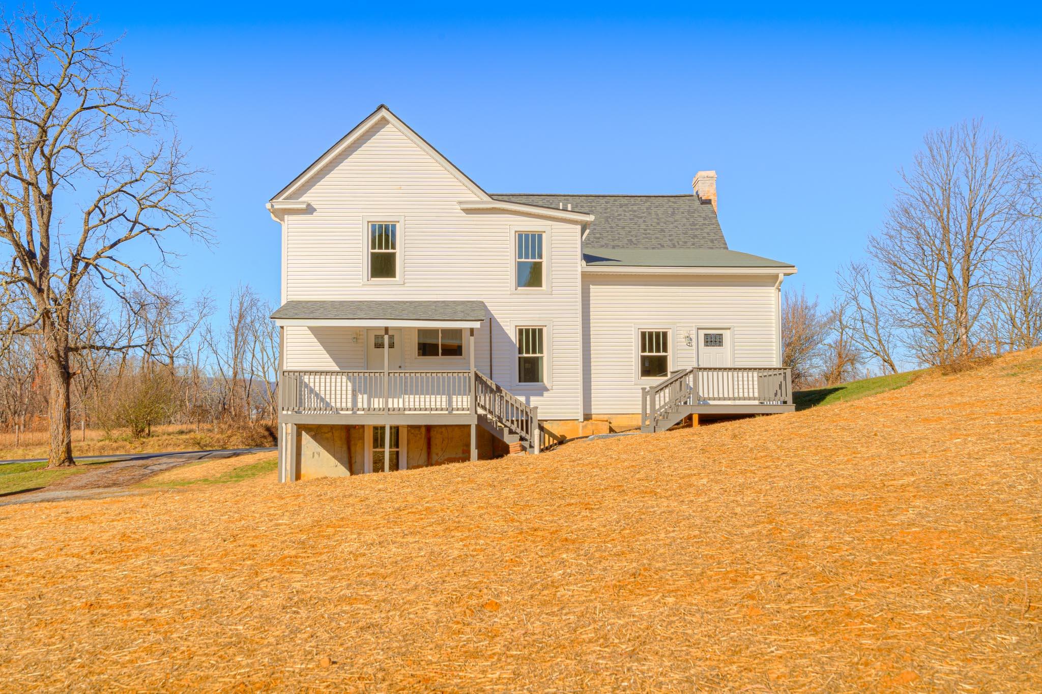 4231 Robinson Tract Road Pulaski, VA 24301 - Photo 7 of 59 4231_RobinsonTractRd_Web-5