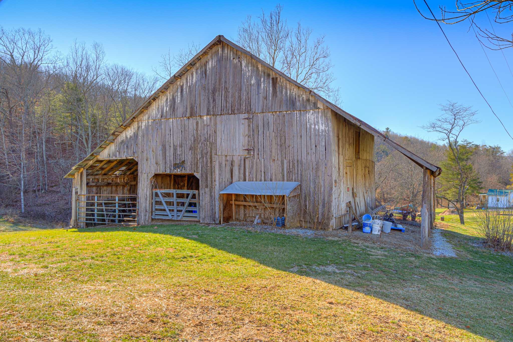 4231 Robinson Tract Road Pulaski, VA 24301 - Photo 8 of 59 4231_RobinsonTractRd_Web-6