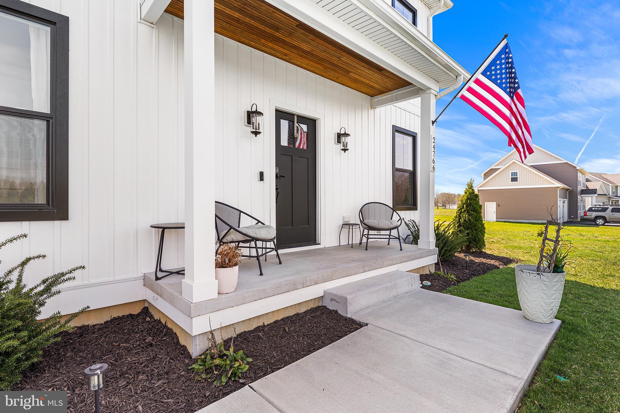 24766 Tribbett Circle Ridgely, MD 21660 - Photo 4 of 41 Coverd front porch