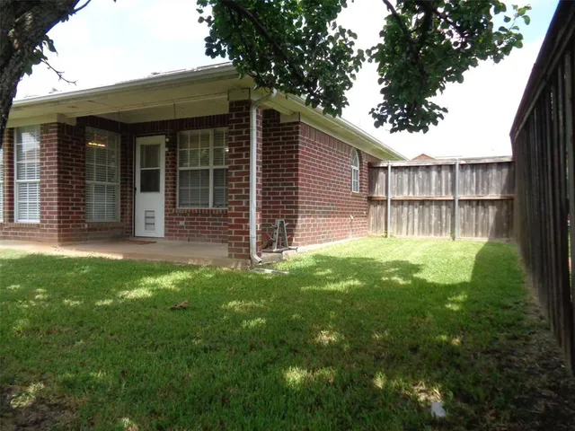 $2,100 | 7510 Colfax Drive, Rowlett, TX 75089