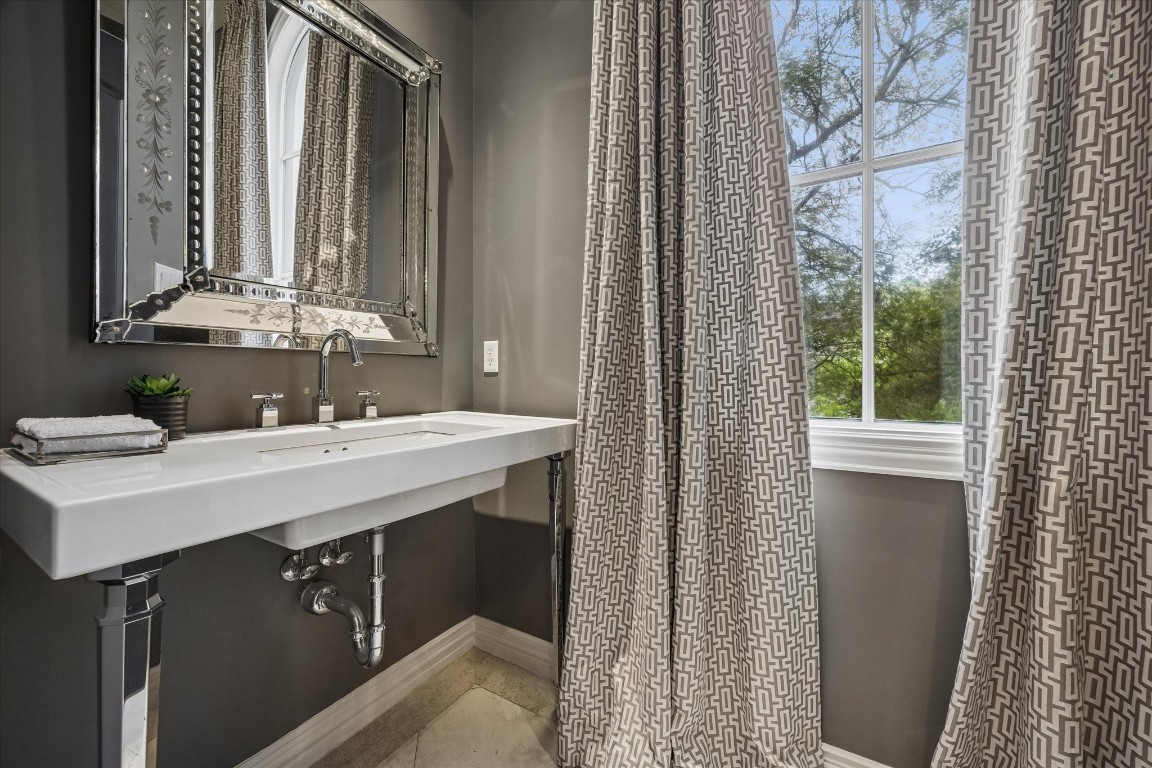 5401 Ashby Street Houston, TX 77005 - Photo 19 of 48