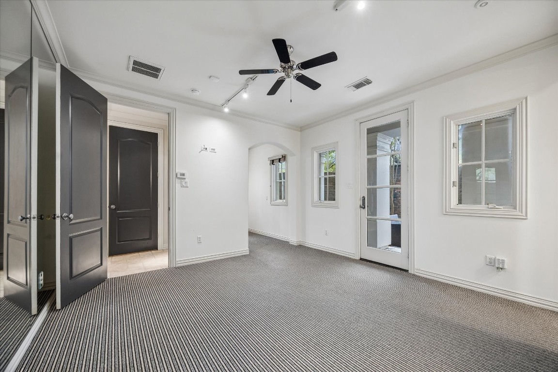 5401 Ashby Street Houston, TX 77005 - Photo 9 of 48