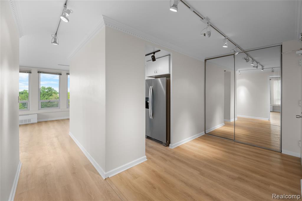 22700 Garrison Street, Unit 809 Dearborn, MI 48124 - Photo 9 of 14