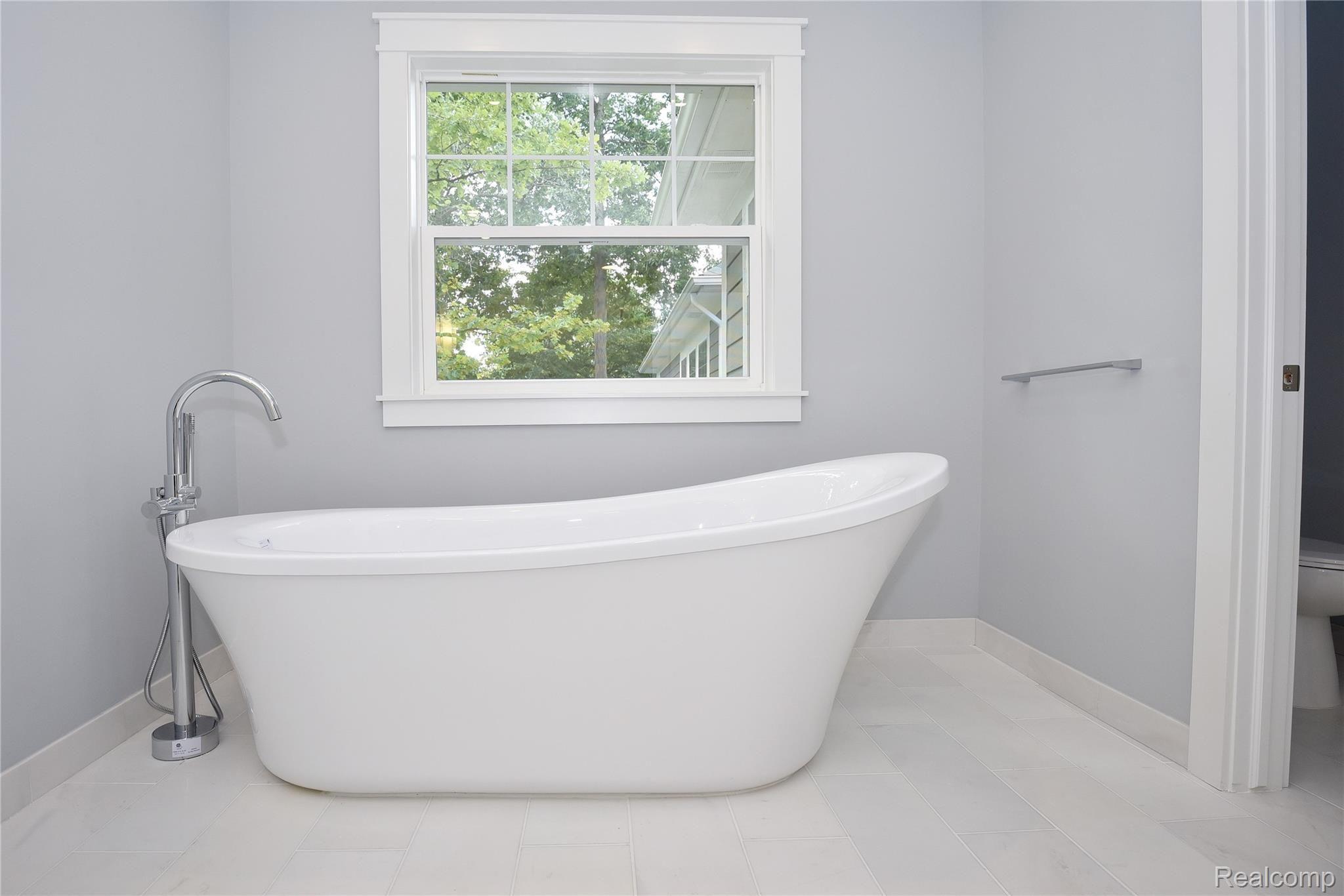 3211 Warick Road Royal Oak, MI 48073 - Photo 27 of 34 3211 Warick Road_29.JPG