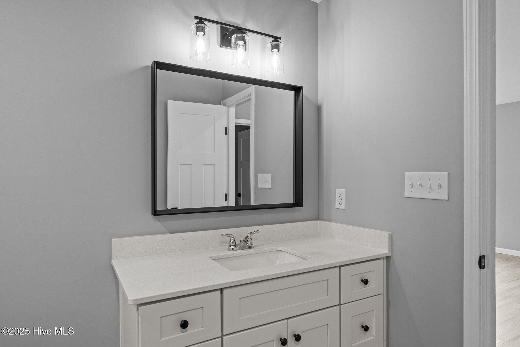 123 Long Pond Loop Swansboro, NC 28584 - Photo 18 of 28 12-web-or-mls-1S3A3234