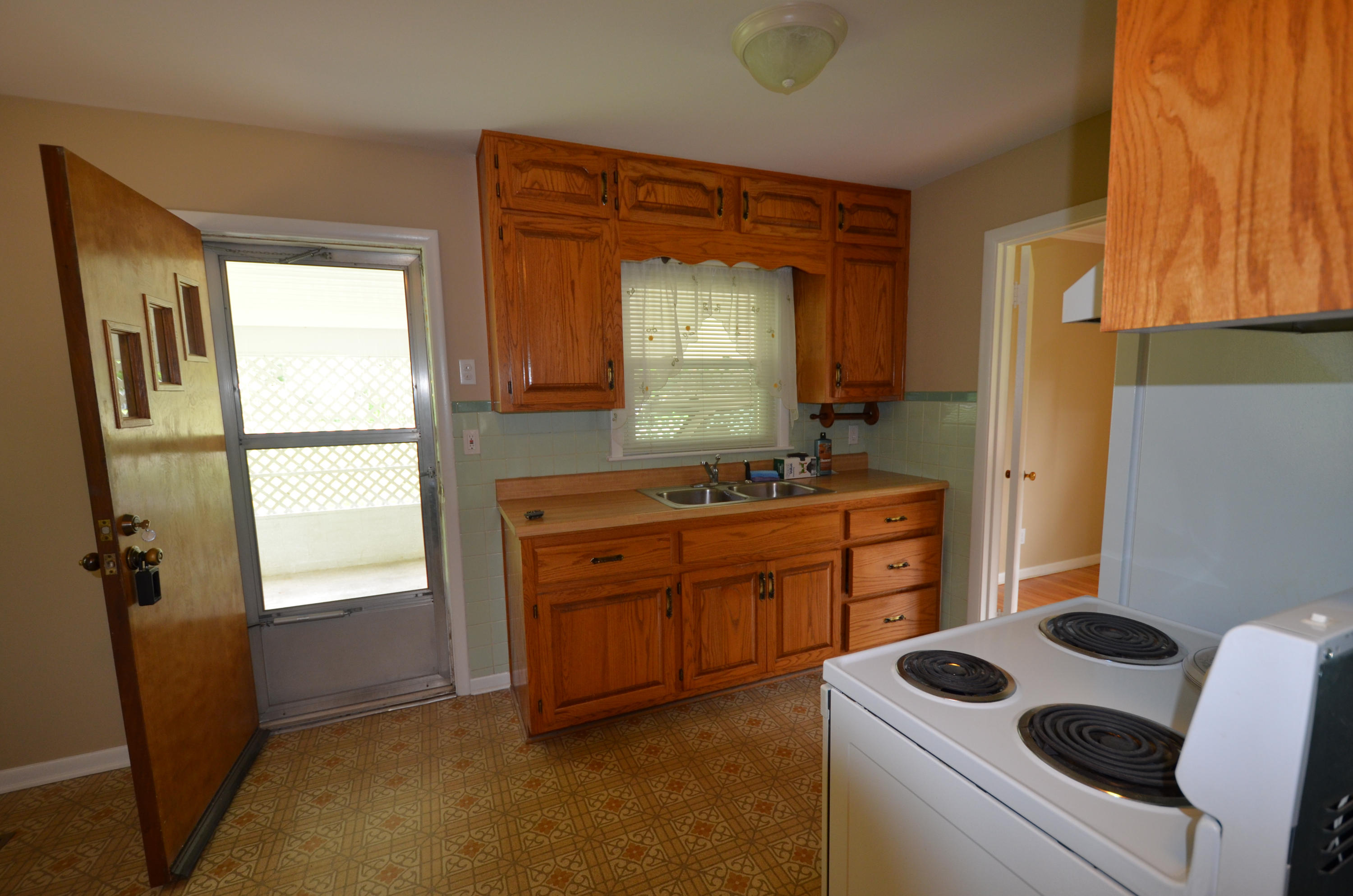 622 Robertsville Road Oak Ridge, TN 37830 - Photo 4 of 13 DSC_1010