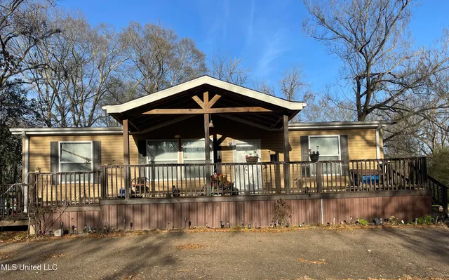 $140,000 | 106 East Street, Edwards, MS 39066