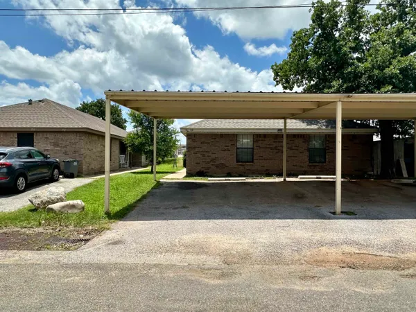 $1,125 | 714 Redwood Drive, Kingsland, TX 78639