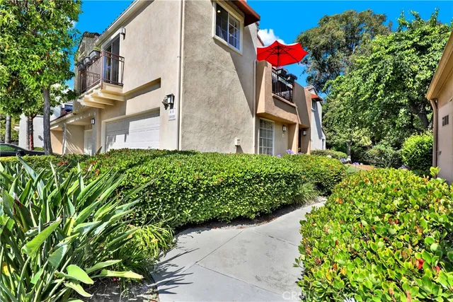 a house view with a outdoor space