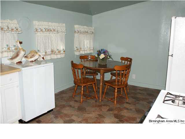 4801 Lacey Chapel Loop Road Bessemer, AL 35022 - Photo 9 of 20