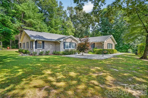 $649,500 | 227 Sean Way, Hendersonville, NC 28792