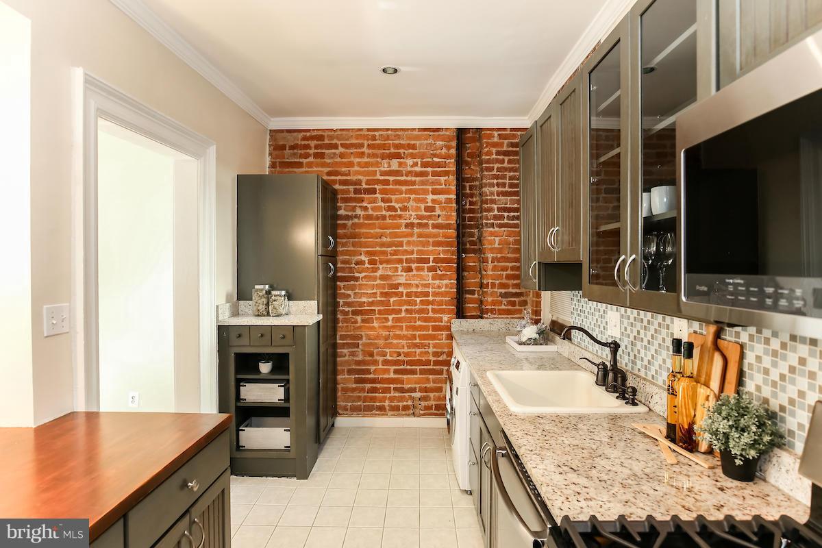 1831 California Street Northwest, Unit 21 Washington, DC 20009 - Photo 14 of 29 Kitchen