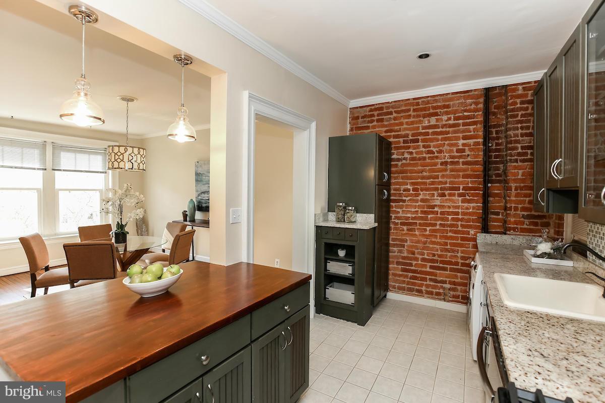 1831 California Street Northwest, Unit 21 Washington, DC 20009 - Photo 15 of 29 Kitchen