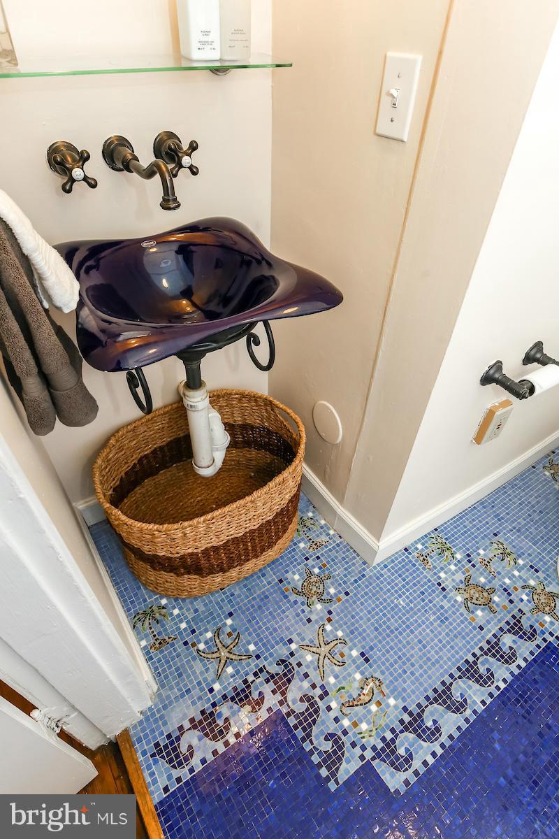 1831 California Street Northwest, Unit 21 Washington, DC 20009 - Photo 20 of 29 Bath