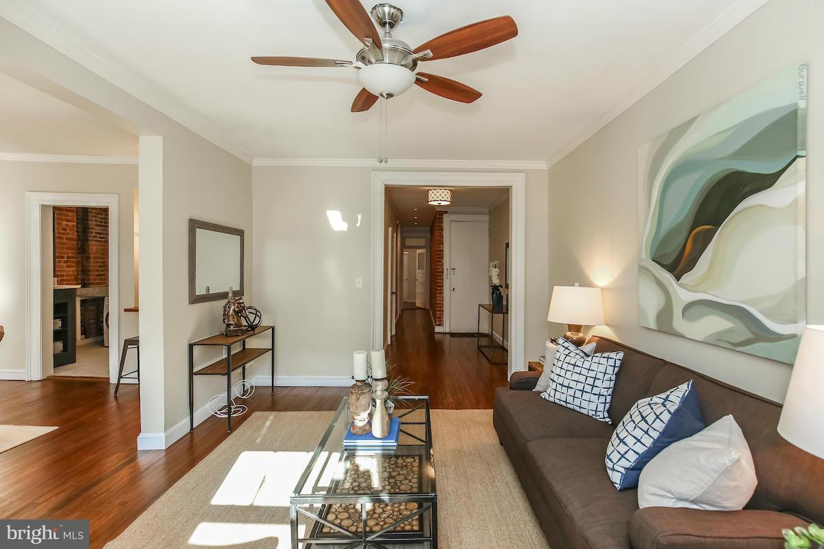 1831 California Street Northwest, Unit 21 Washington, DC 20009 - Photo 6 of 29 Living Room
