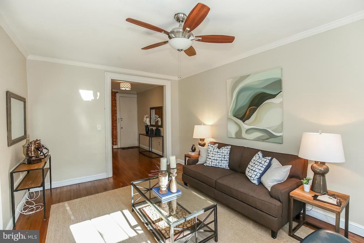 1831 California Street Northwest, Unit 21 Washington, DC 20009 - Photo 7 of 29 Living Room