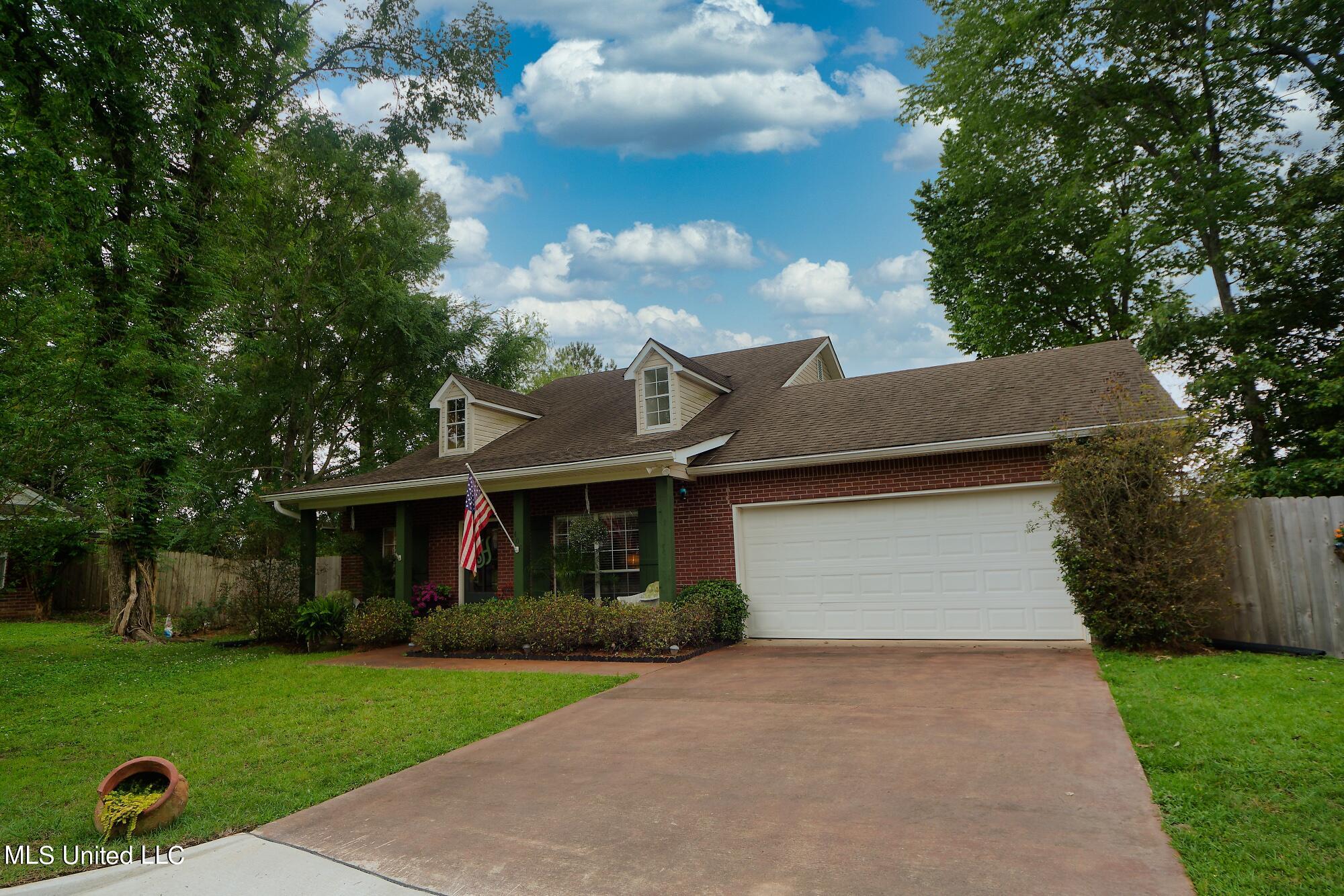 408 Green Tree Place Flowood, MS 39232 - Photo 3 of 27 DSC01026_DxO