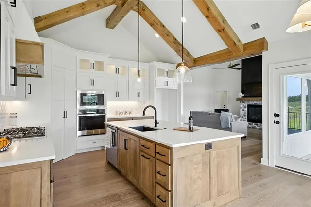 $762,900 | 1807 Halls Creek Avenue, Raymore, MO 64083