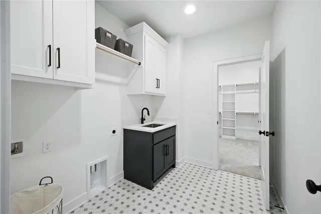 $762,900 | 1807 Halls Creek Avenue, Raymore, MO 64083