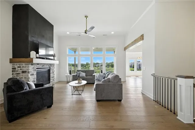 $762,900 | 1807 Halls Creek Avenue, Raymore, MO 64083