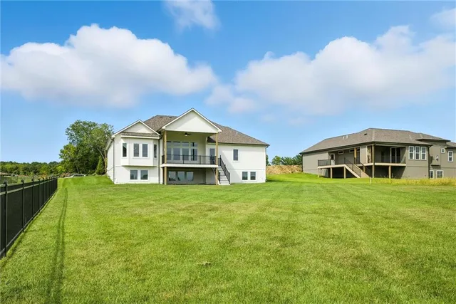 $762,900 | 1807 Halls Creek Avenue, Raymore, MO 64083