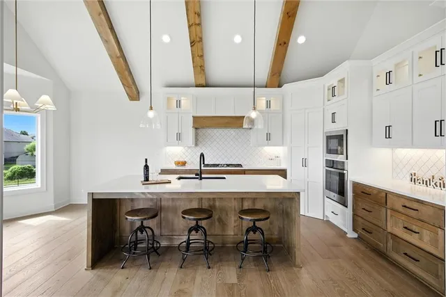 $762,900 | 1807 Halls Creek Avenue, Raymore, MO 64083