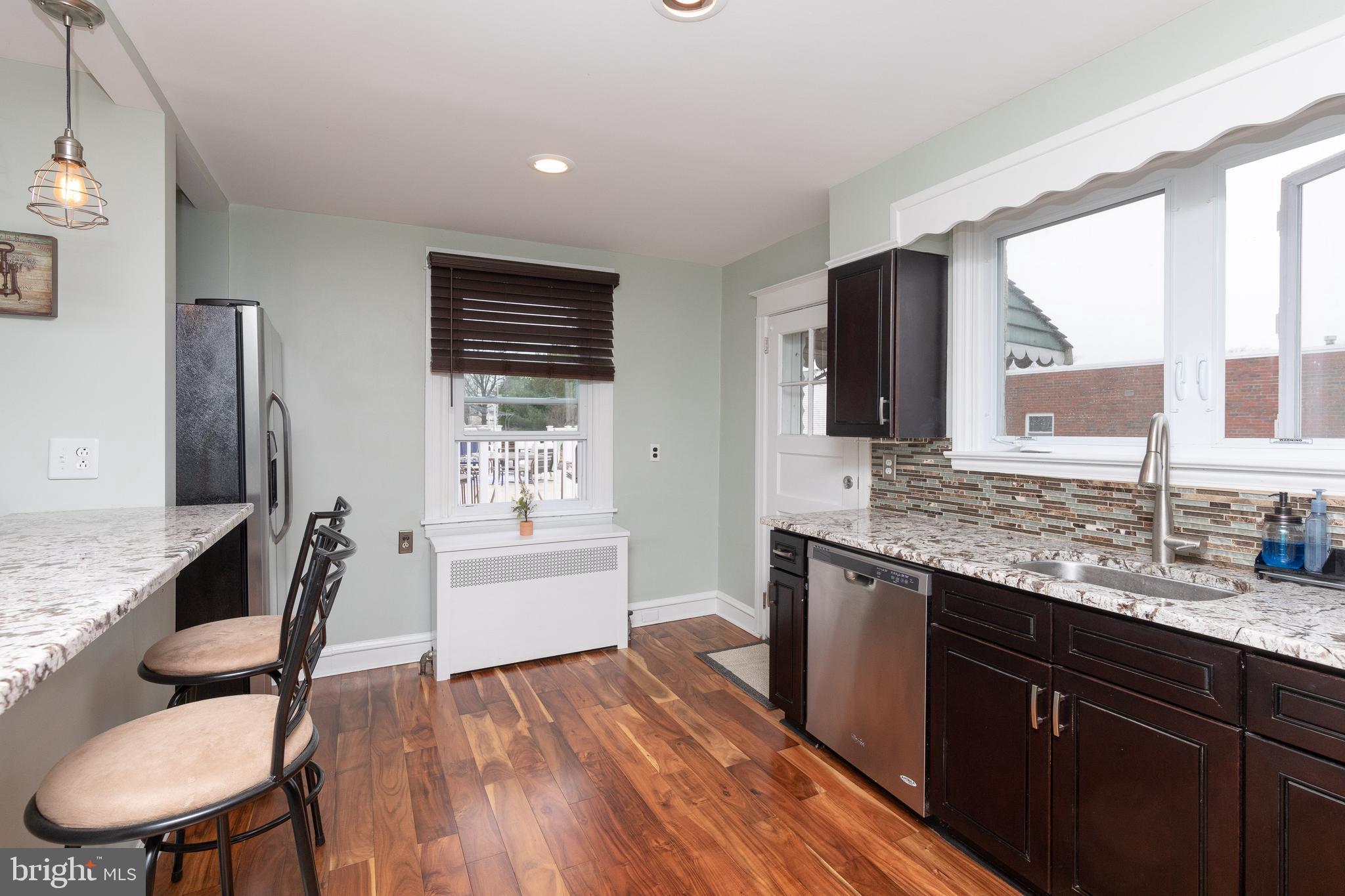 634 Crestview Road Philadelphia, PA 19128 - Photo 11 of 31 Kitchen