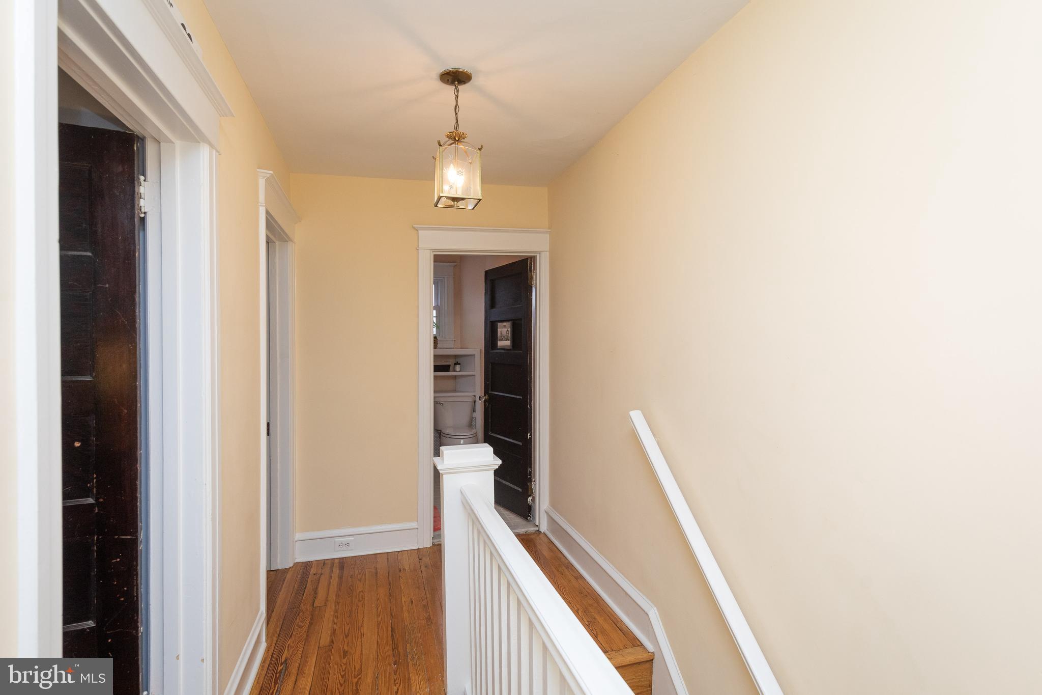 634 Crestview Road Philadelphia, PA 19128 - Photo 14 of 31 Hallway