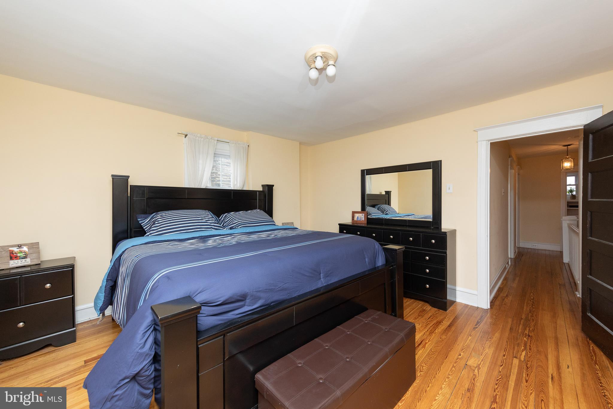 634 Crestview Road Philadelphia, PA 19128 - Photo 16 of 31 Master Bedroom